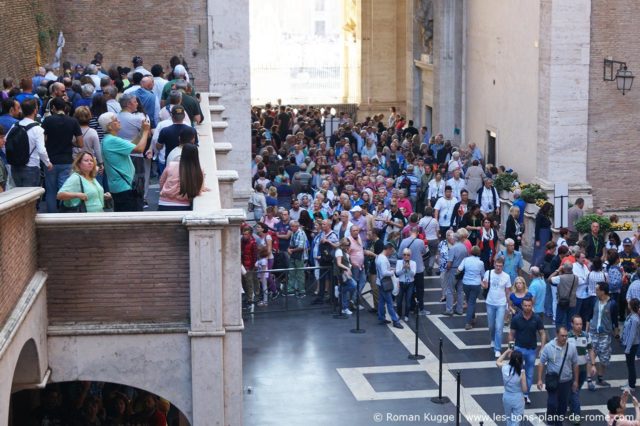 Temps d'attente file d'attente Vatican