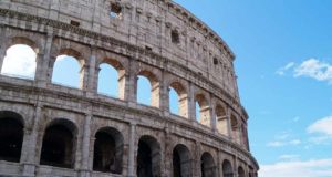 Visiter le Colisée en 2025 : Conseils & bons plans Façade du Colisée