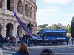 Pickpockets à Rome : Comment les reconnaître ? 10 conseils ! Police pickpockets Colisée