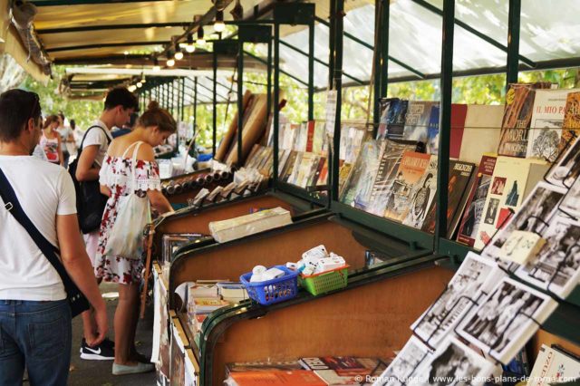 Marche aux puces Rome Brocante Bouquinistes Chateau Saint-Ange