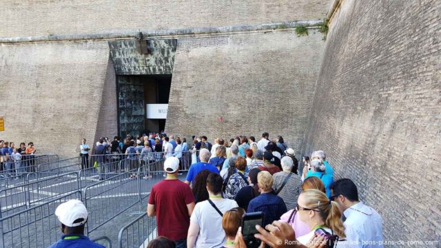 Musées du Vatican Rome File Attente