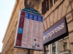 Transports Rome : Tout savoir sur les transports en commun à Rome Arrêt de bus Rome panneau horaires