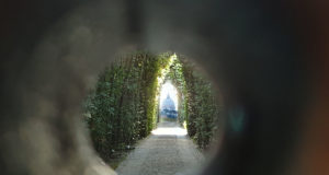 Rome secrète : 20 bons plans secrets pour découvrir Rome ! Trou de serrure Rome Vue Vatican Basilique Saint-Pierre