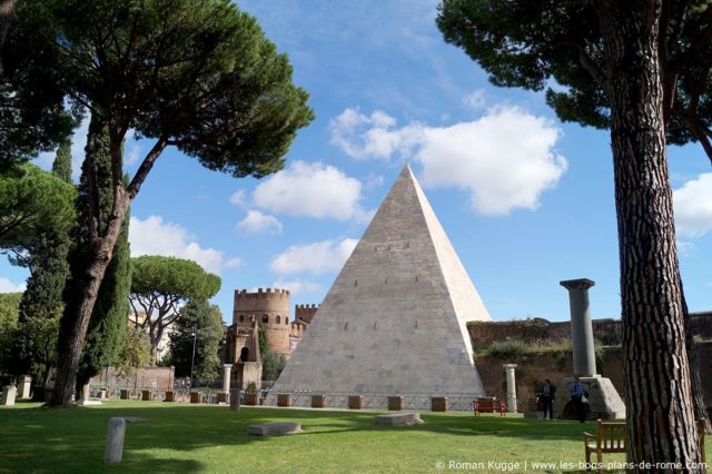 Pyramide de Rome