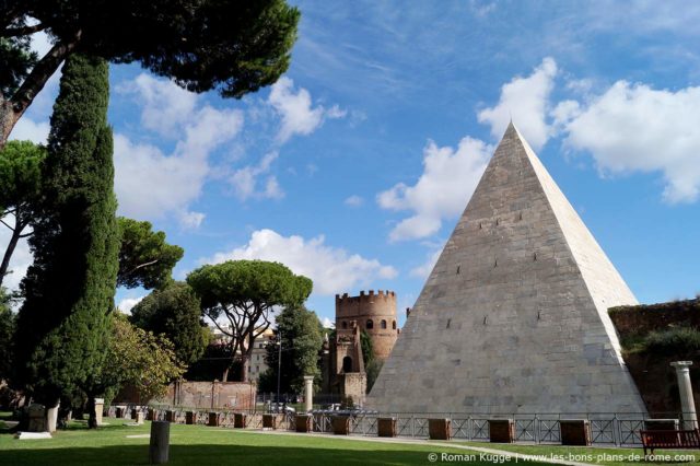 Pyramide de Rome