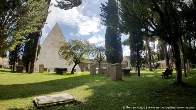 Pyramide de Rome