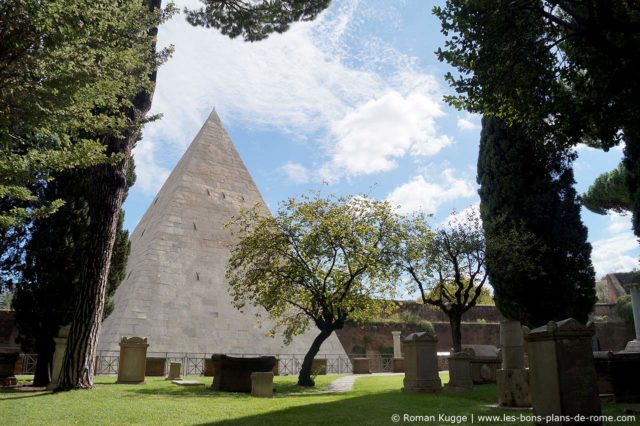 Pyramide de Rome